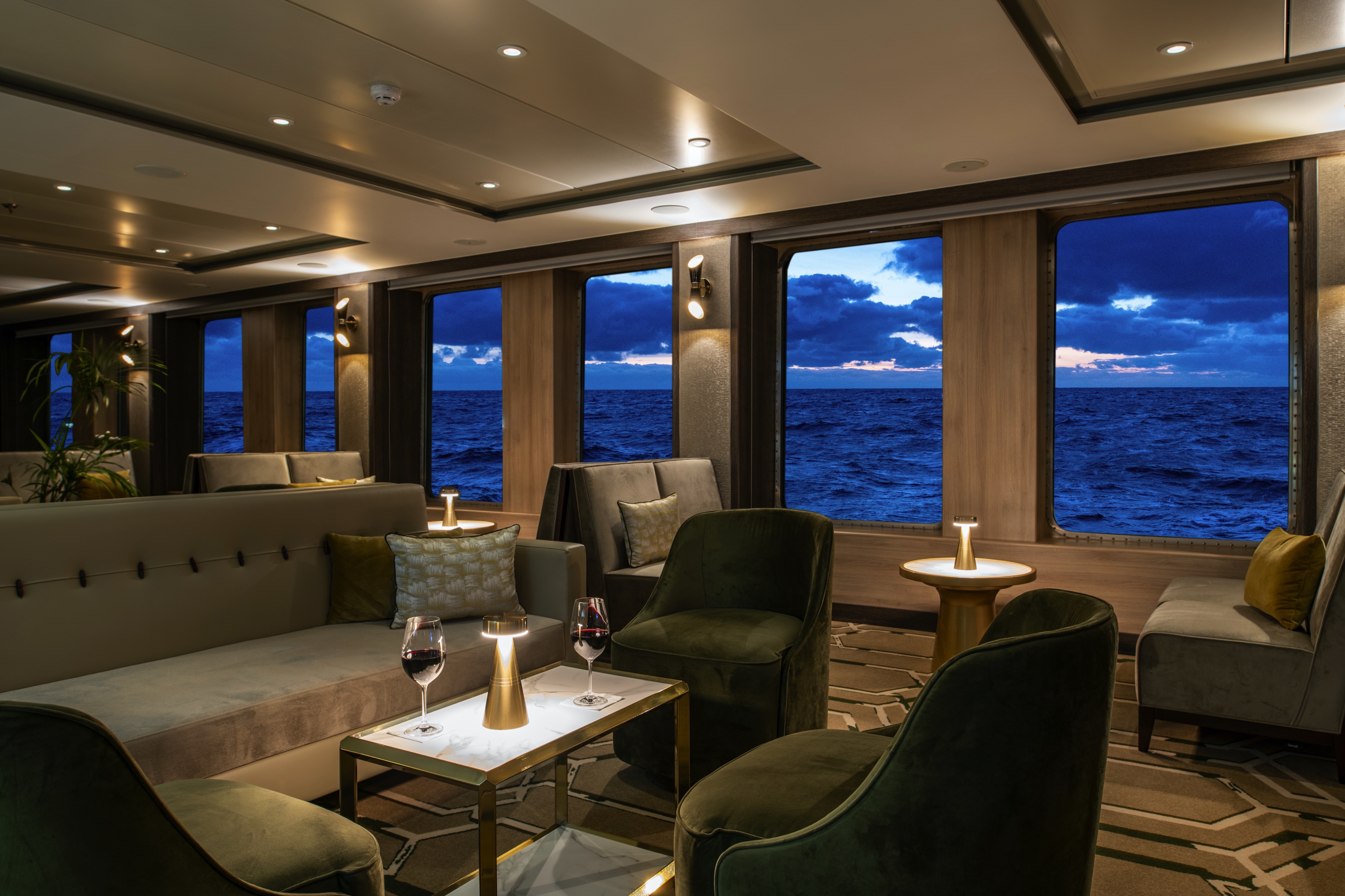 Main Lounge on World Voyager